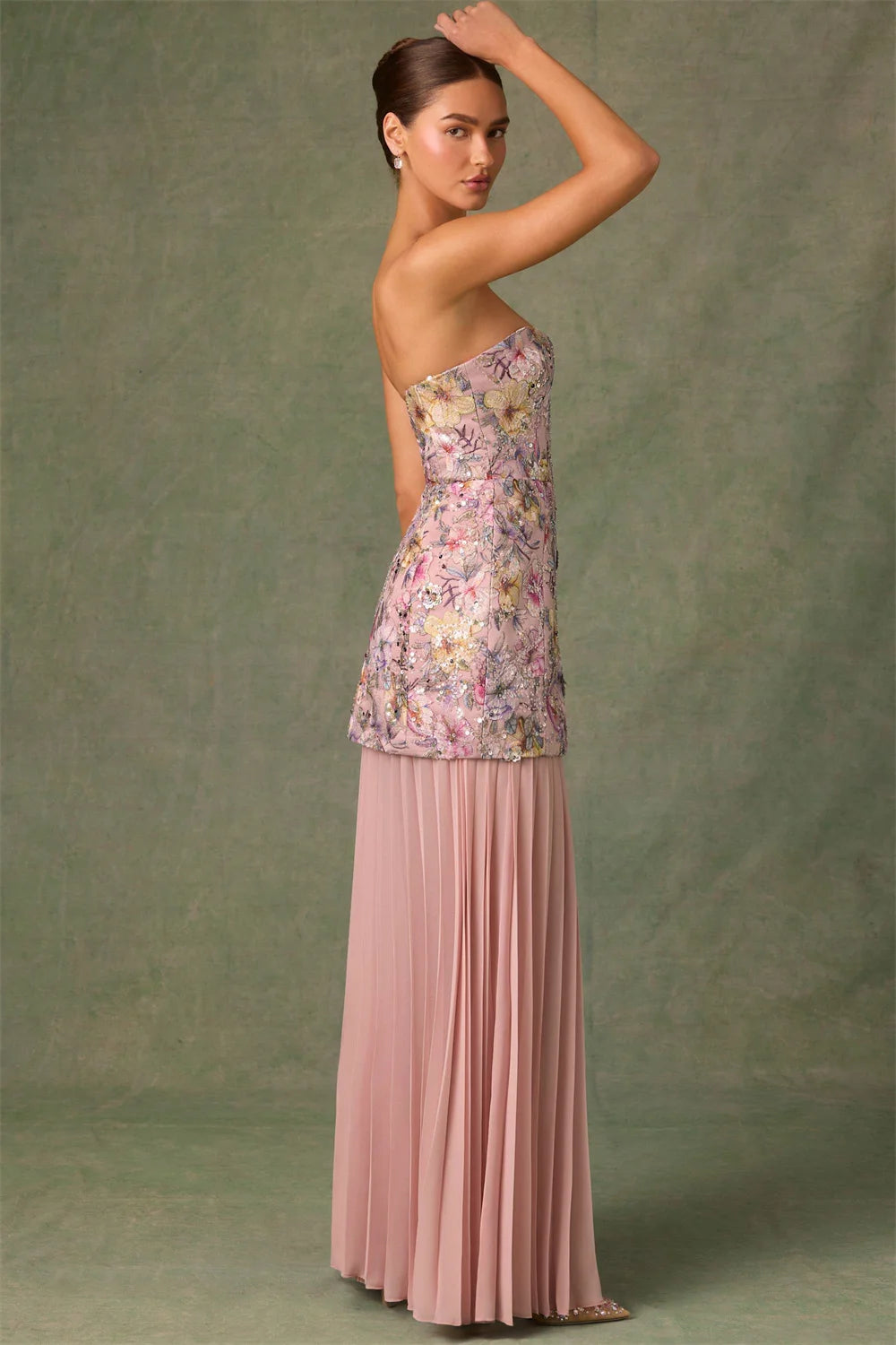 Pink Neck Embroidery Dress